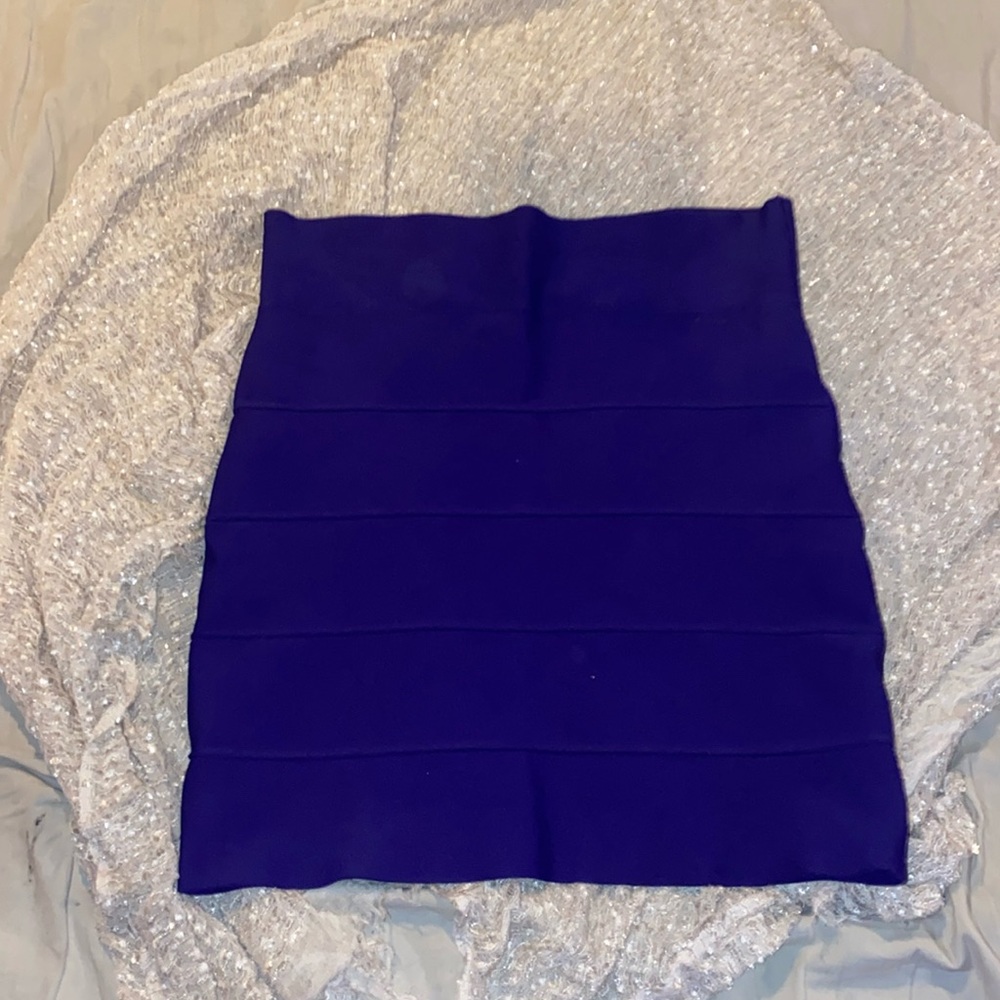 Pair of two bcbg bandage skirts - Picture 2 of 4